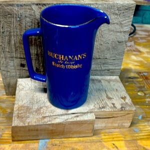 VINTAGE BUCHANAN’S DE LUXE SCOTCH WHISKY PITCHER 24 GOLD LETTERING.